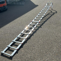 Sprossen der Dachleiter aus Aluminium im Detail